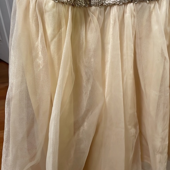 Dress - Picture 3 of 6